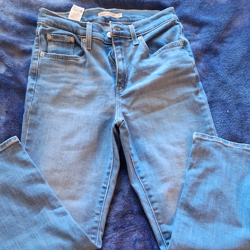 Levi's Light Blue Straight Leg Women's Jeans Brand New